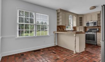 1904 Chatham Dr, Albany, GA 31721