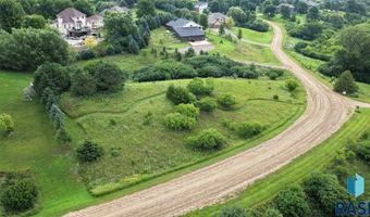 8601 Sunset Cir, Brandon, SD 57005