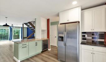99 BURNING TREE Ln, Reading, PA 19607