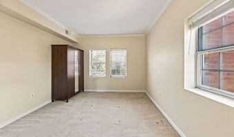 1817 N QUEENS Ln 2-161, Arlington, VA 22201