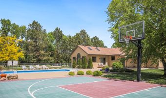 12977 Richmond Heights Dr, Aberdeen, SD 57401