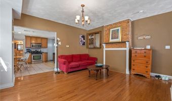 98 S 9th St, Airville, PA 15203