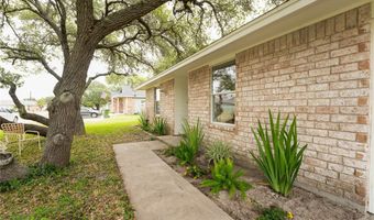 109 Saunders Ln, Aransas Pass, TX 78336