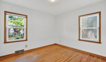 425 15th St, Ames, IA 50010