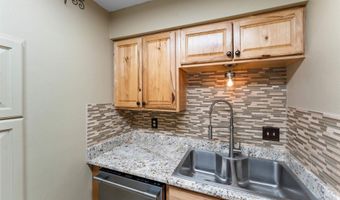 402 Lee Dr #2A, Baton Rouge, LA 70808