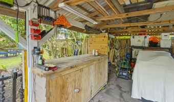 128 4th St, Apalachicola, FL 32320