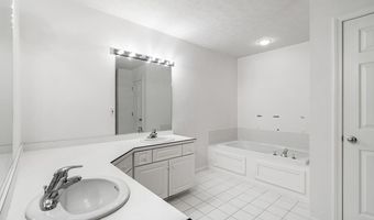 7 St Andrews Dr, Bedford, NH 03110