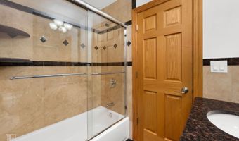 1017 E Red Oak St, Addison, IL 60101