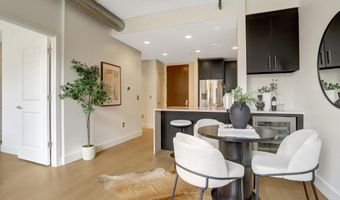 520 JOHN CARLYLE St 320, Alexandria, VA 22314