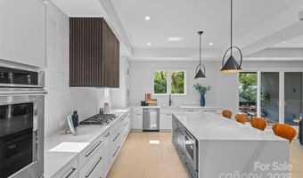 1613 Umstead St, Charlotte, NC 28205