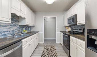 1199 KING ARTHUR Ct, Alabaster, AL 35007