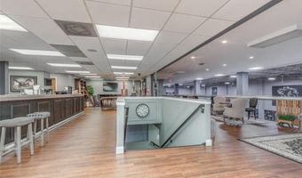 920 Kehrs Mill Rd, Ballwin, MO 63011