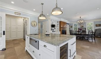 14 Bay View Rd, Charlestown, RI 02813