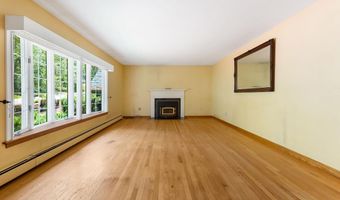 60 Boulder Dr, Auburn, ME 04210