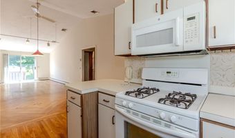 4 Scenery Ln, Johnston, RI 02919