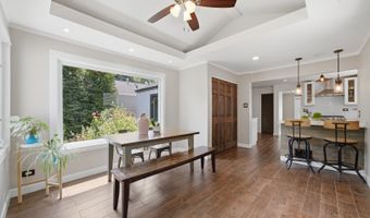 905 N Douglas Ave, Arlington Heights, IL 60004