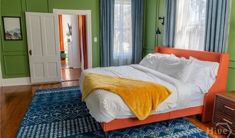 201 W 33rd St, Savannah, GA 31401