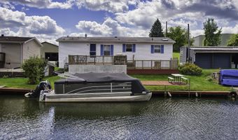 260 Lane 103 Crooked Lk, Angola, IN 46703