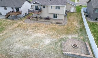 502 Granite Dr, Bismarck, ND 58503