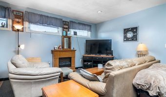 653 Killingly St, Johnston, RI 02919