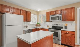 638 Old Ballwin Rd, Ballwin, MO 63021