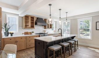 22 Castle St 3, East Greenwich, RI 02818