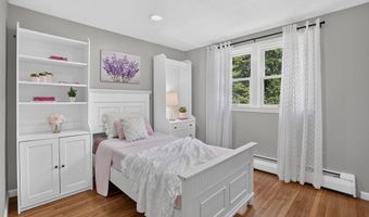 8 Charlotte Dr, Andover, MA 01810