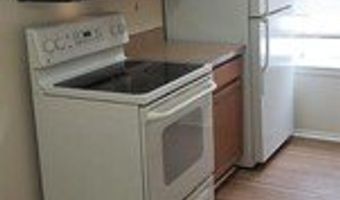 10185 Allen Pointe Dr, Allen Park, MI 48101