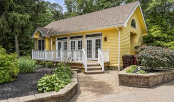 99 Holly Ln, Bayville, NJ 08721