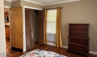 17 Moore St, Andrews, NC 28901