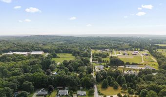 28 Gunnar Dr, Brooklyn, CT 06234
