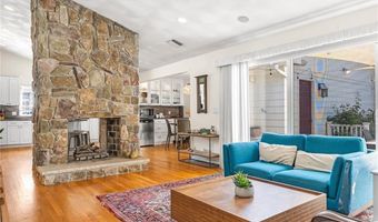 94 Greening Ln, Cranston, RI 02920