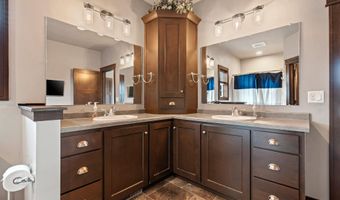 1013 HARVEST Trl, Appleton, WI 54913