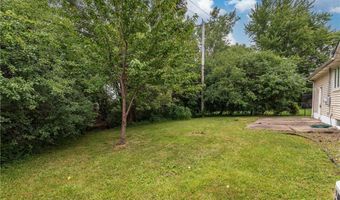 16 Newgate Rd, Amherst, NY 14226