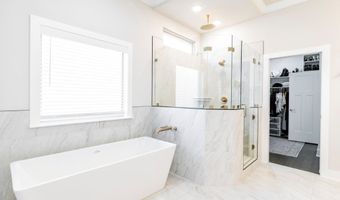 5910 SW Dryden Rd, Bentonville, AR 72713