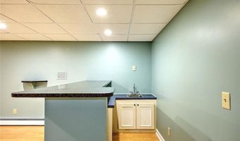 15 Sylvia Ln, Lincoln, RI 02865