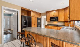 1909 N NICHOLAS St, Appleton, WI 54914