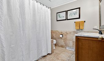 9 MEADOWBROOK Ln, Appleton, WI 54914