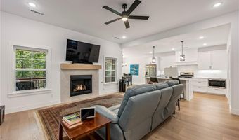 6 Shetland Dr, Bella Vista, AR 72715