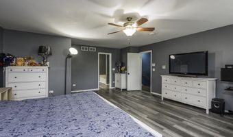 686 Kennedy Dr, Antioch, IL 60002