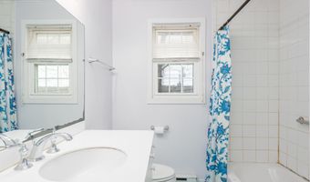 280 E Main St APT E6, Clinton, CT 06413