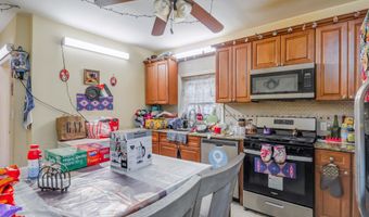 27 W 4TH St, Bayonne, NJ 07002