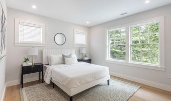 84 Coggeshall Ave, Newport, RI 02840