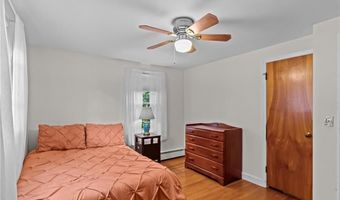 174 Lawnacre Dr, Cranston, RI 02920