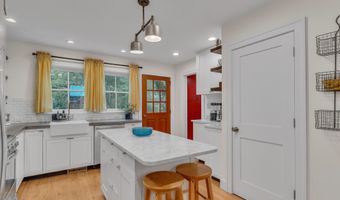 436 Pinewood St, Ann Arbor, MI 48103