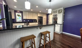 131 Pine Cir, Bennington, VT 05201