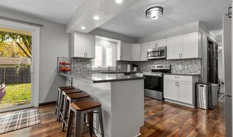 1224 S MATTHIAS St, Appleton, WI 54915