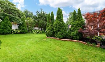 10202 Jubil Dr, Affton, MO 63123