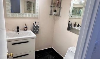 2750 NE 183rd St 201, Aventura, FL 33160