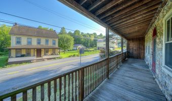 2165 STATE St, Alburtis, PA 18011